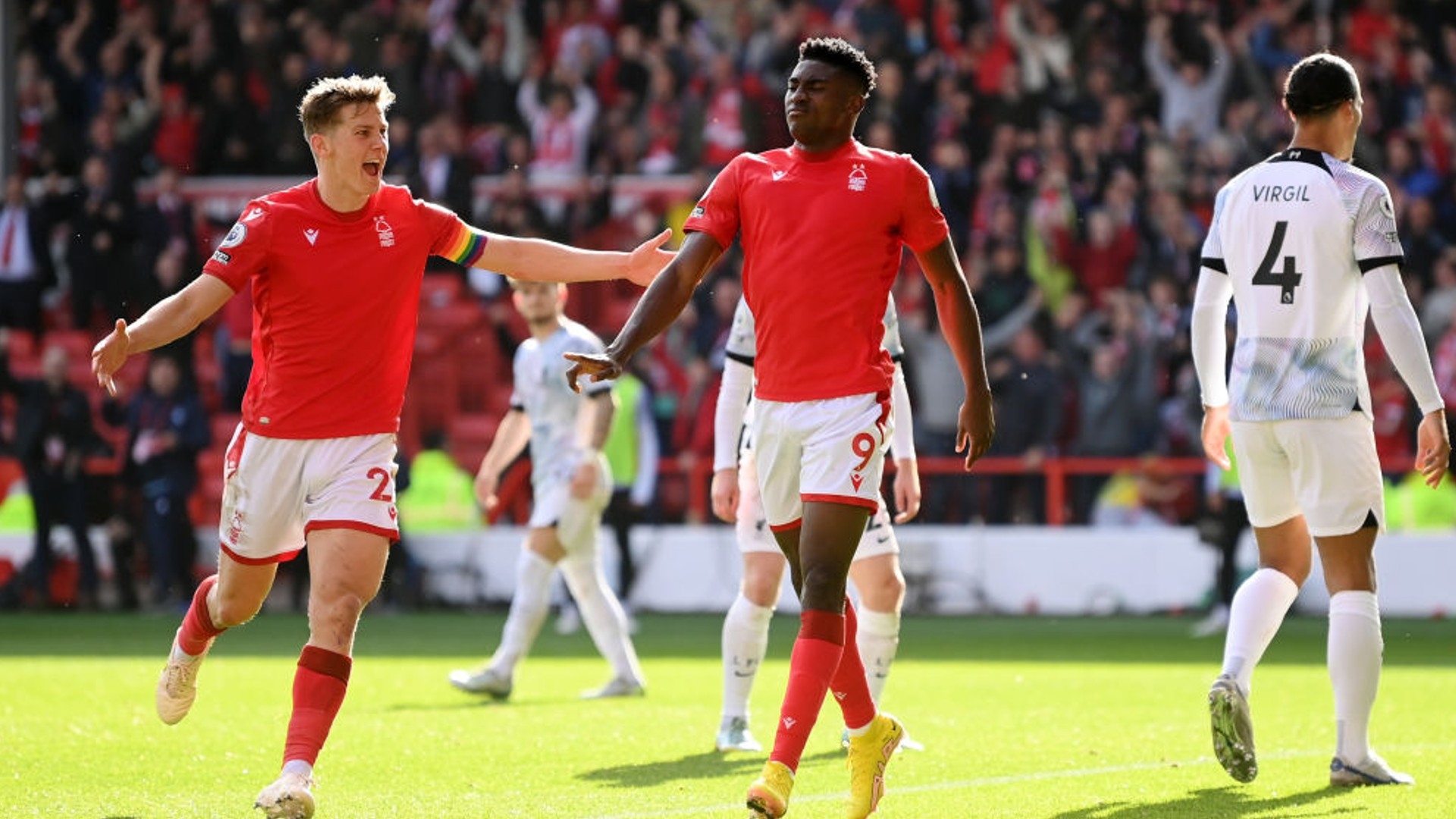 都聚焦于这 都聚焦于这